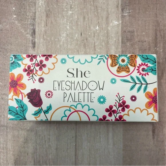 She Eye Shadow Palette 3 Shades of Eyeshadow NIB - Picture 2 of 5